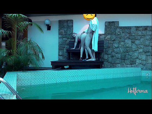 ❤️ Bos menjemput pembantu rumah ke kolam, tetapi tidak dapat menahan panas ❤️❌ Video seks pada ms.pi-porno.ru ❌️